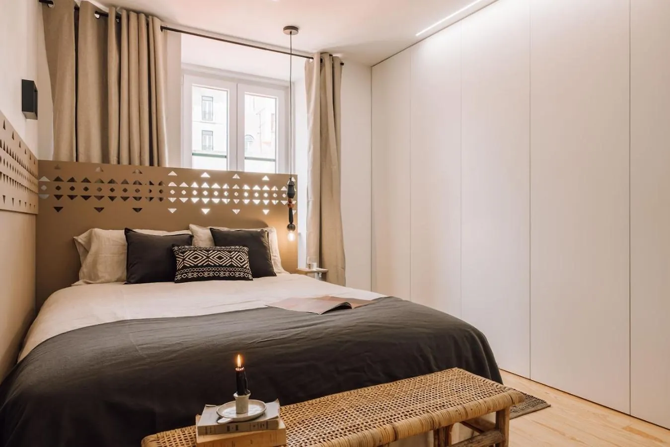 Apartment Tassil - 2 Bedrooms In Santos Lisbon Portugal